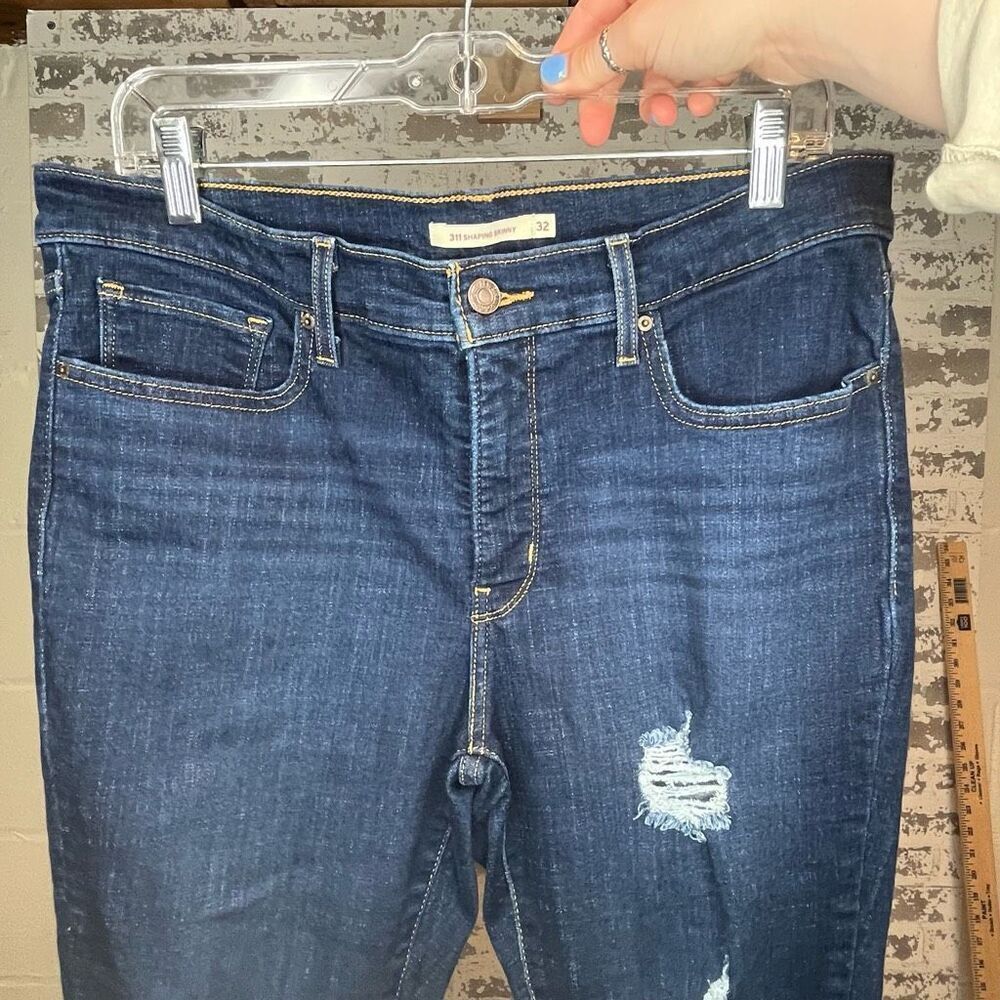 Levis | women denim 311 shaping skinny distressed